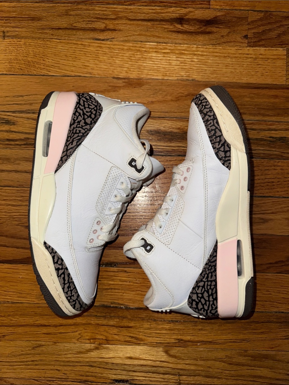 Jordan Retro 3s Neopolitan Size 11 Women’s/Size 9.5 Men’s Great Condition